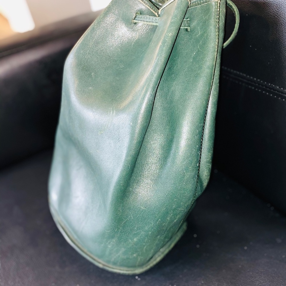 🌝 🌿SPRING SALE! Retro 90’s  Coach Bag.